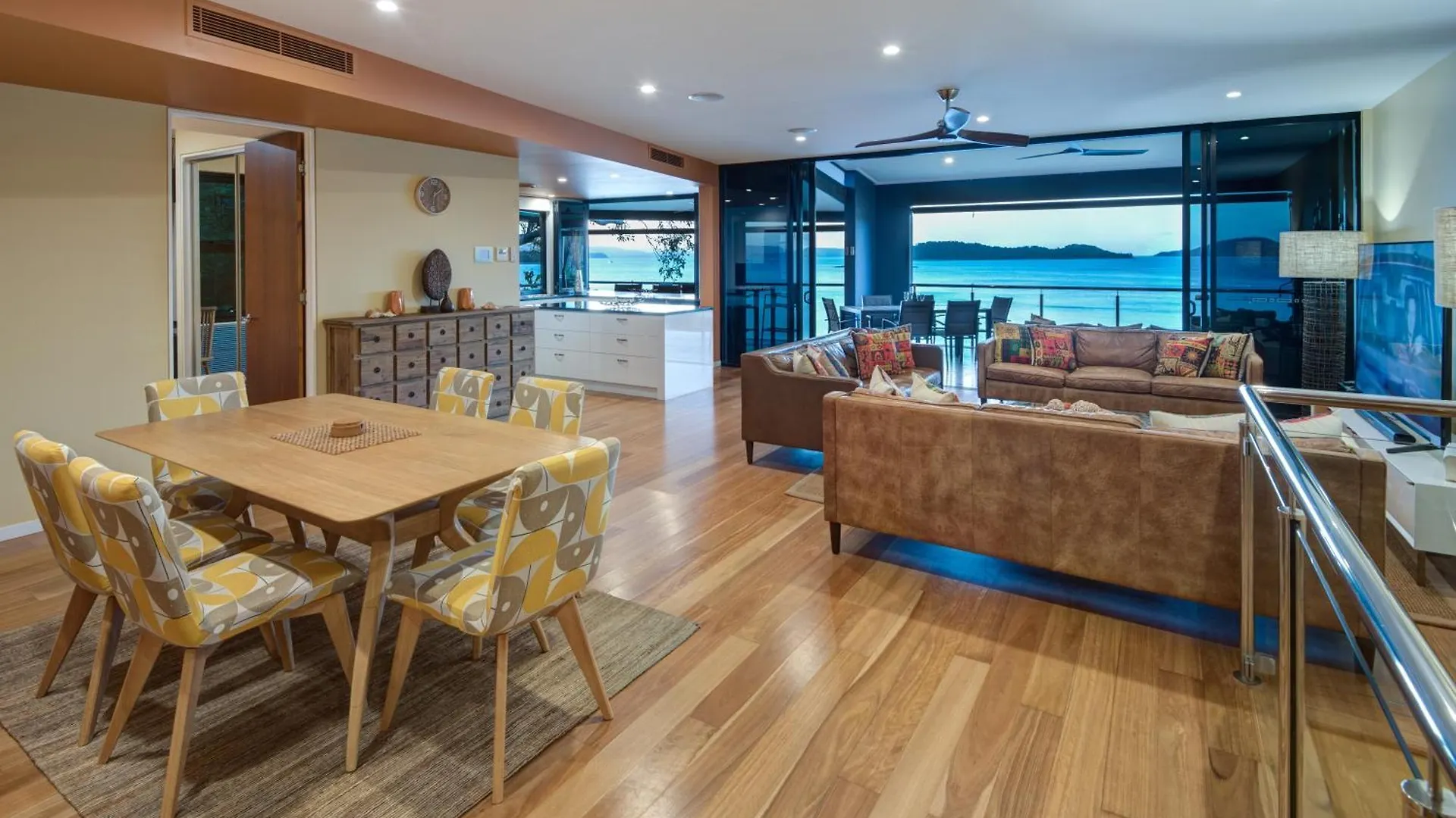 Apartamento Edge 18 Waterfront Luxury Isla Hamilton 0*,